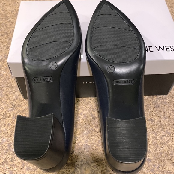 Nine West Issa dark blue leather dress shoes - Picture 2 of 8